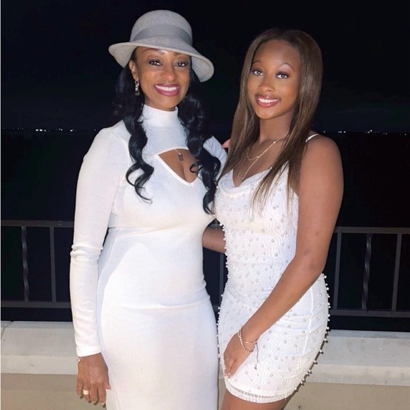 Meet your Posher, Chiquita - Picture 4 of 17